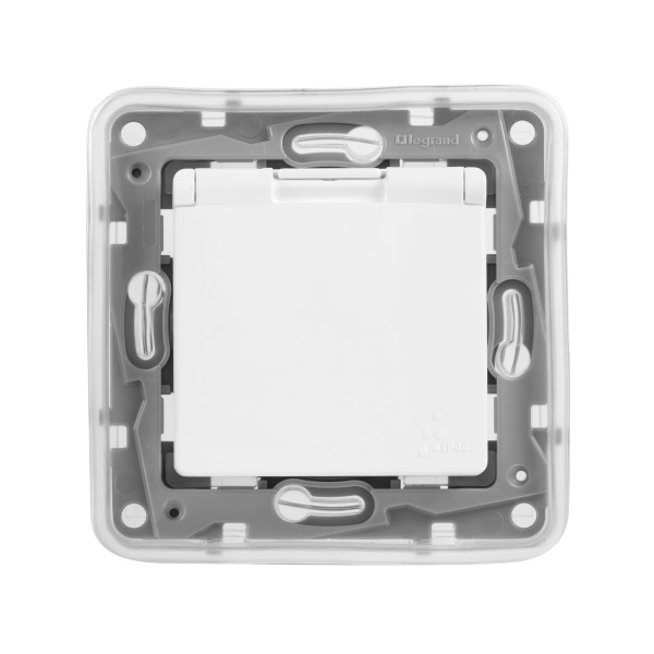 672232 ETIKA Розетка с заземлением IP44 белая  в Коврове